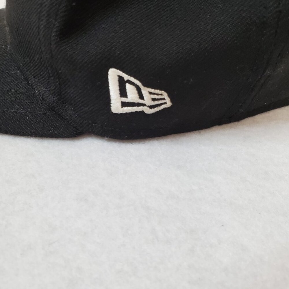 New Era MLB Black & White LA Dodgers 59Fifty Fitted Hat - Picture 5 of 12